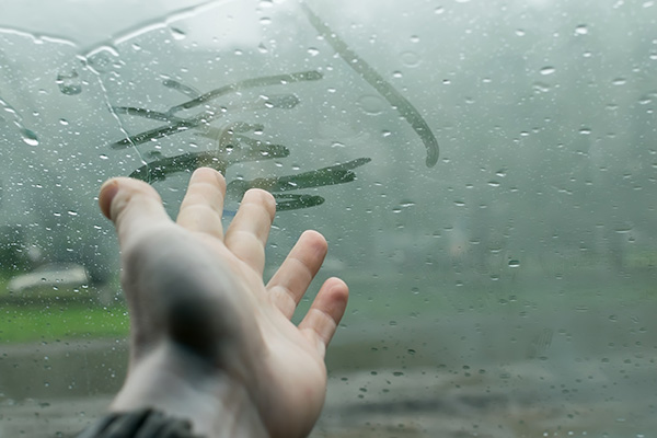 How to Get Rid Of a Foggy Windshield